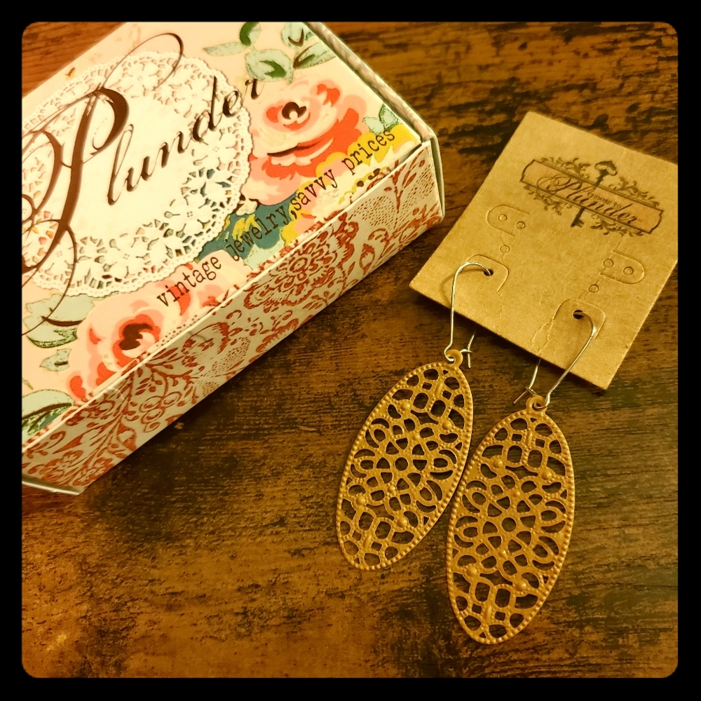 NEW Lightweight, Metal Filigree Earrings